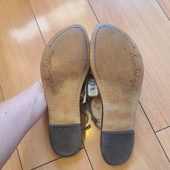 Sam Edelman gold T-strap sandal size 7.5 - Picture 2 of 3